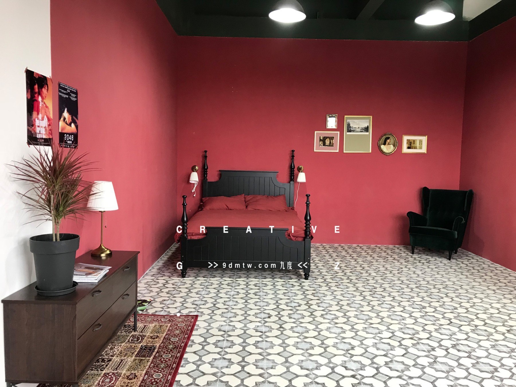 复古红房间